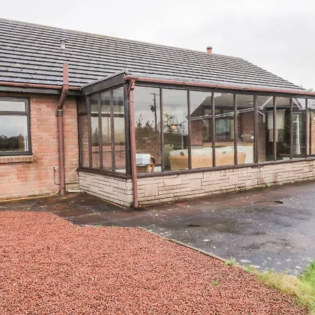 Sandy Ash, Casa vacanze Wigton